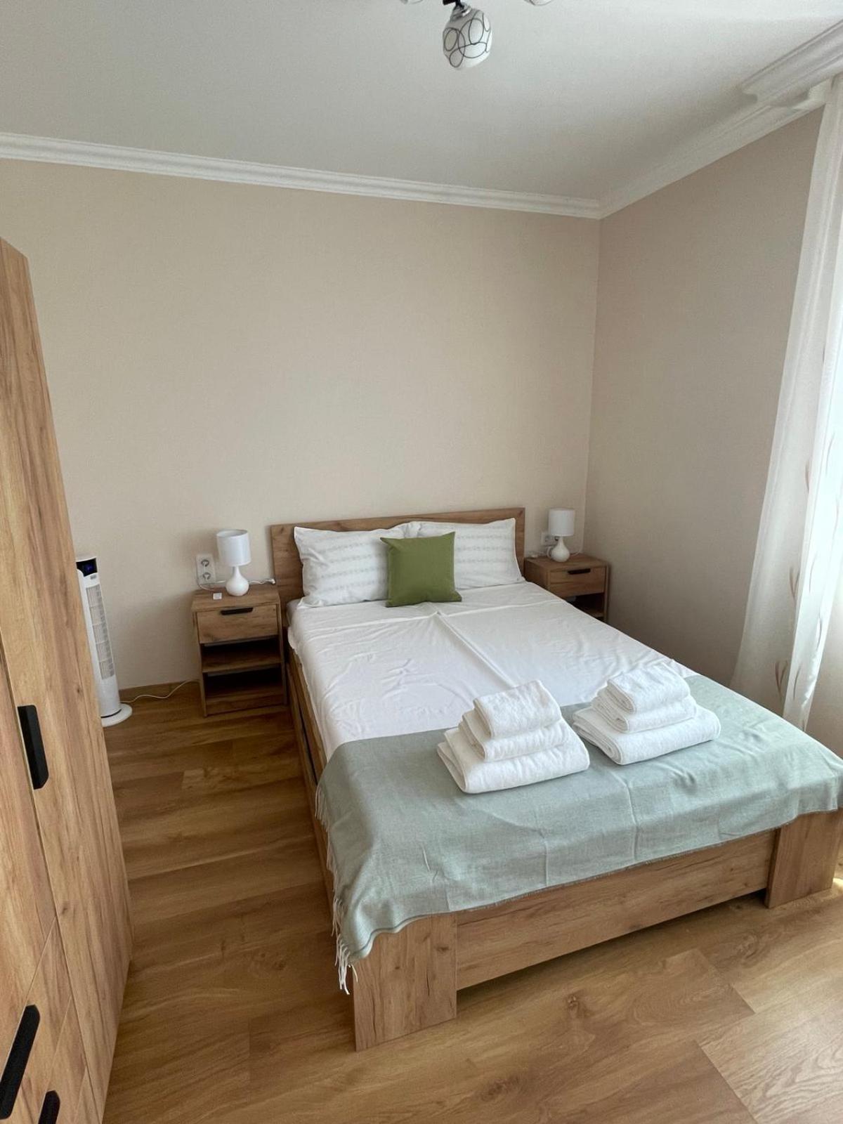 Seven Hills Apartment With Optional Parking Plowdiw Exterior foto